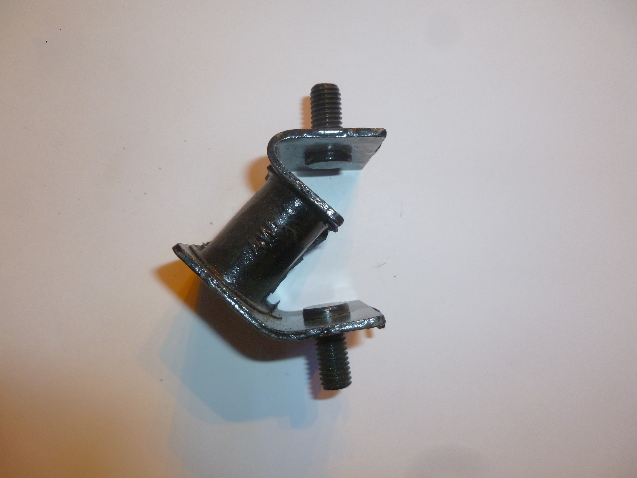 Амортизатор двигателя SDG 5000E / Shock absorbing foot (186-108)