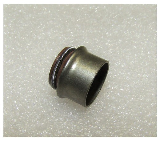 Колпачок маслосъемный SDG 6500,C192FD / Oil seal of valve guide (86-1702100,14444 -KD92-0000)