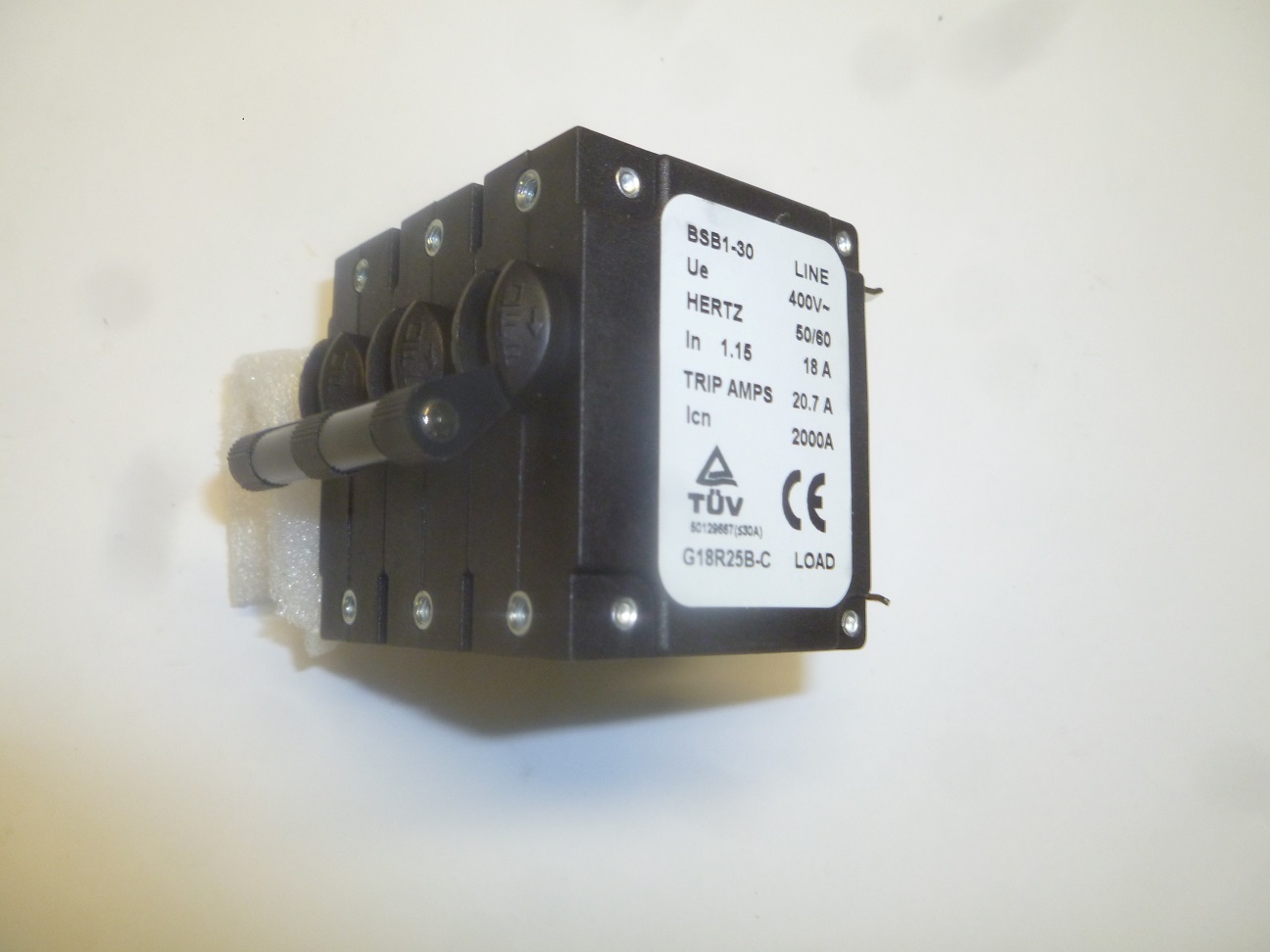 Выключатель автоматический (тройной) 20,7А / AC circuit breaker 3-phase
