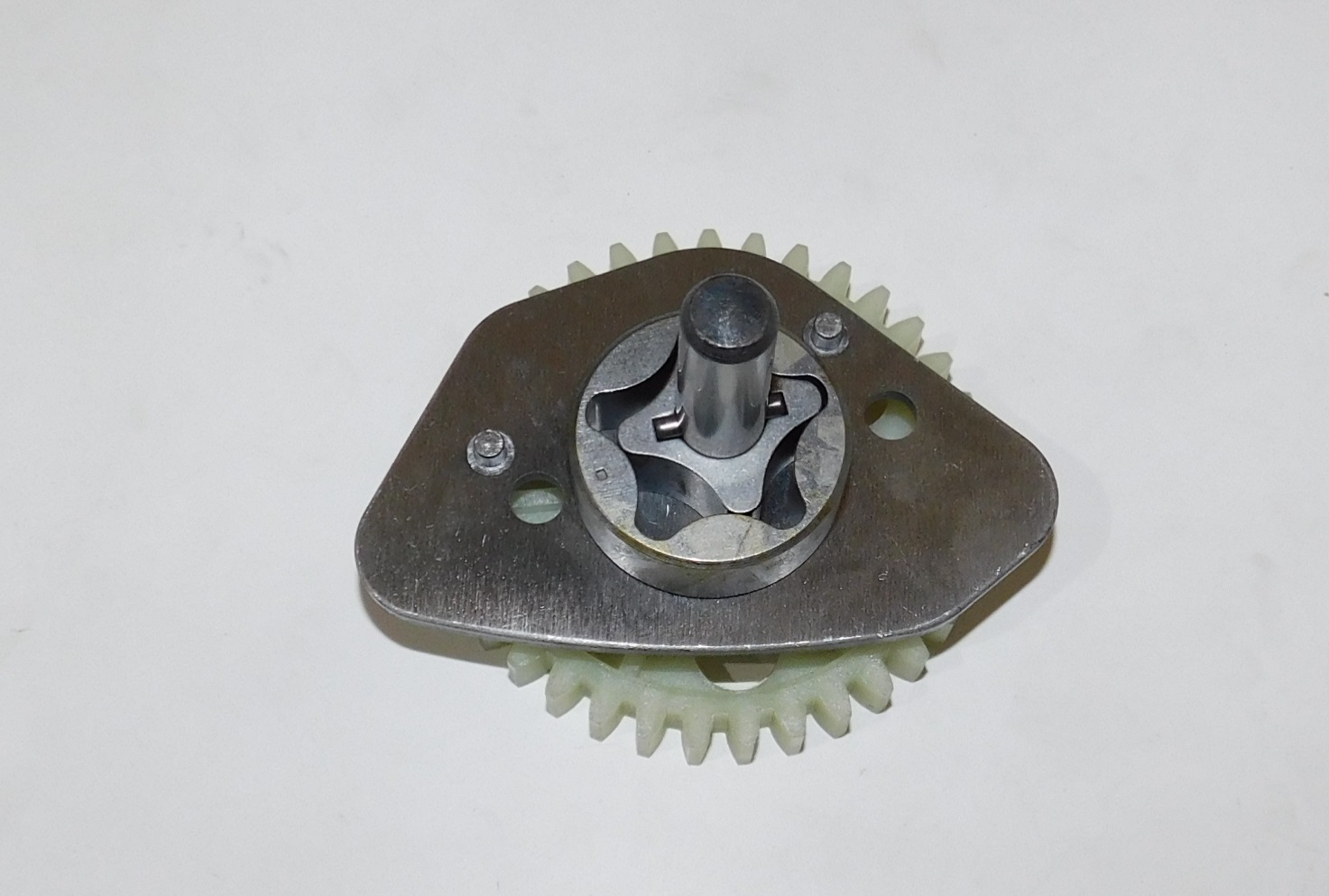 Насос масляный SGG 10000(..),2V78F-2 / Oil pump Assy (15100)