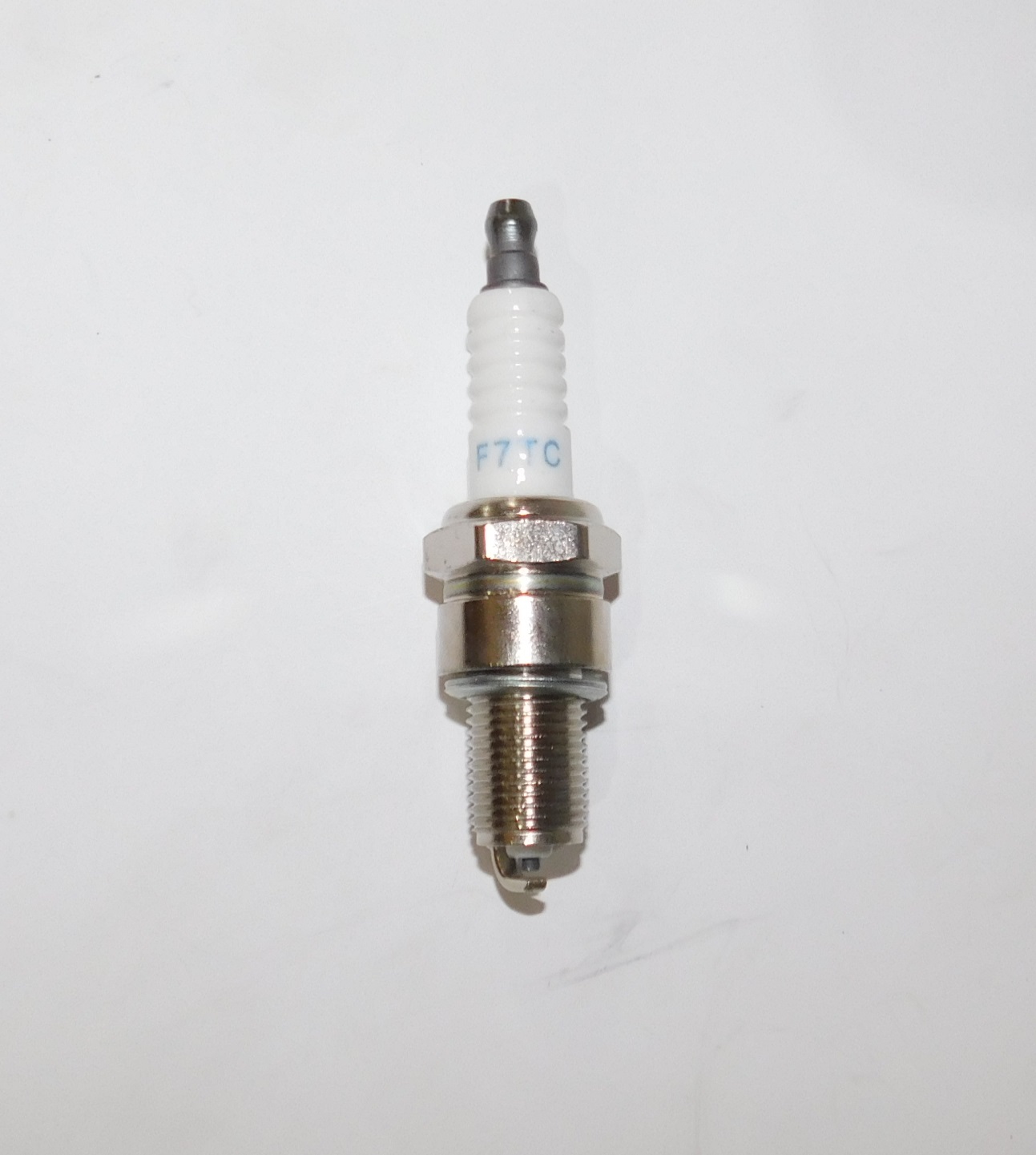 Свеча зажигания бензинового двигателя SGG 9000(.L.),LC192FD Lc / Spark plug (270960025-0001)
