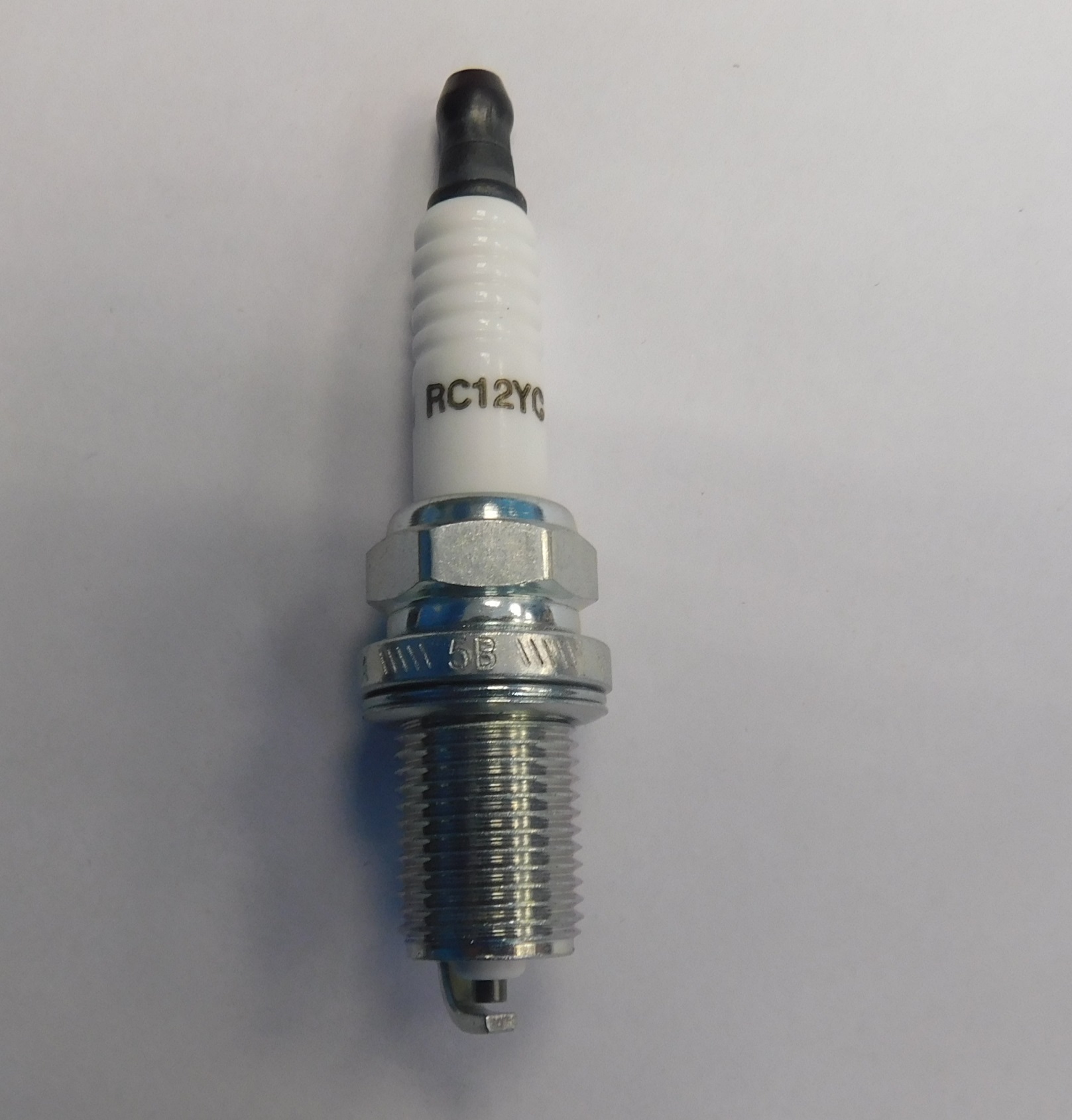 Свеча зажигания бензинового двигателя SGG 12000(.L.)-18000(.L.),LC2V80FD,LC2V90FD Lс / Spark plug (270960028-0002)