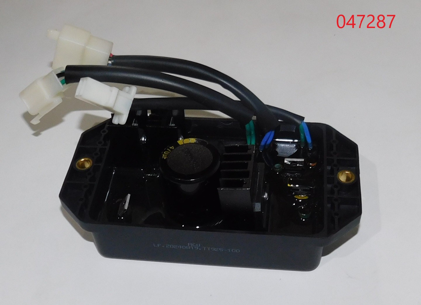 Регулятор напряжения SGG 17000EH3U,2V90F (9 конт,400v) Lf / AVR 400V (31140-BQ640-0003)