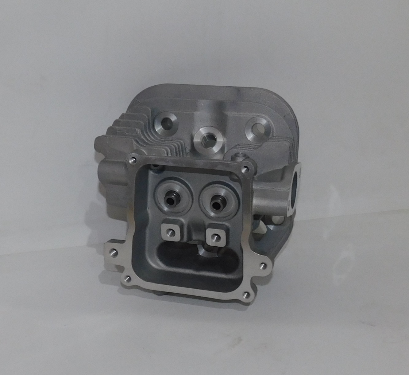 Головка блока цилиндров SGG 12000(.L.),LC2V80FD (2) Lc / Cylinder head 2 (120080787-0001)