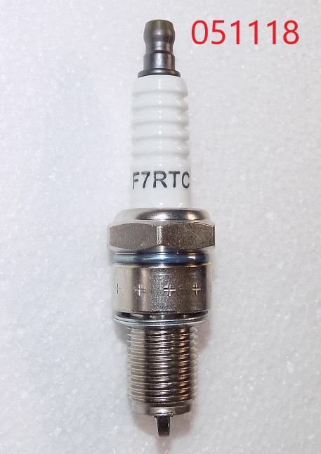 Свеча зажигания бензинового двигателя SGG 11000E3Ui,LT196FiE Lt / Spark plug LT196FiE (1.01.01.04.0016)