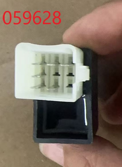 Реле зарядки АКБ SGG 7000(..)-7500(..),KP460E Lf / Charging voltage regulator relay, Diod (31280-BC130-0002)