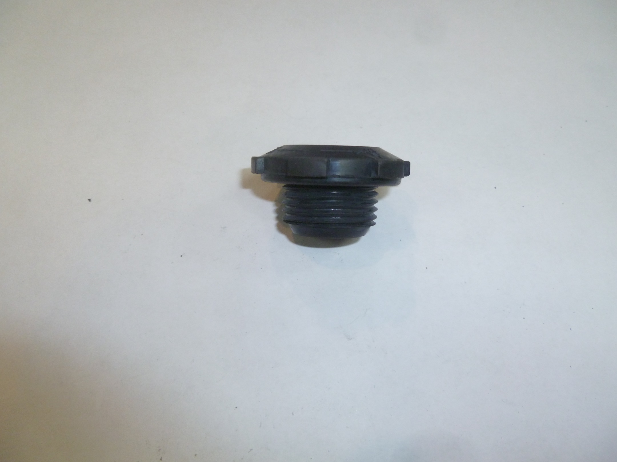 Пробка маслозаливной горловины крышки клапанов YSD 490Q (Oil filler cap for YSD490Q,Y480G-03400)