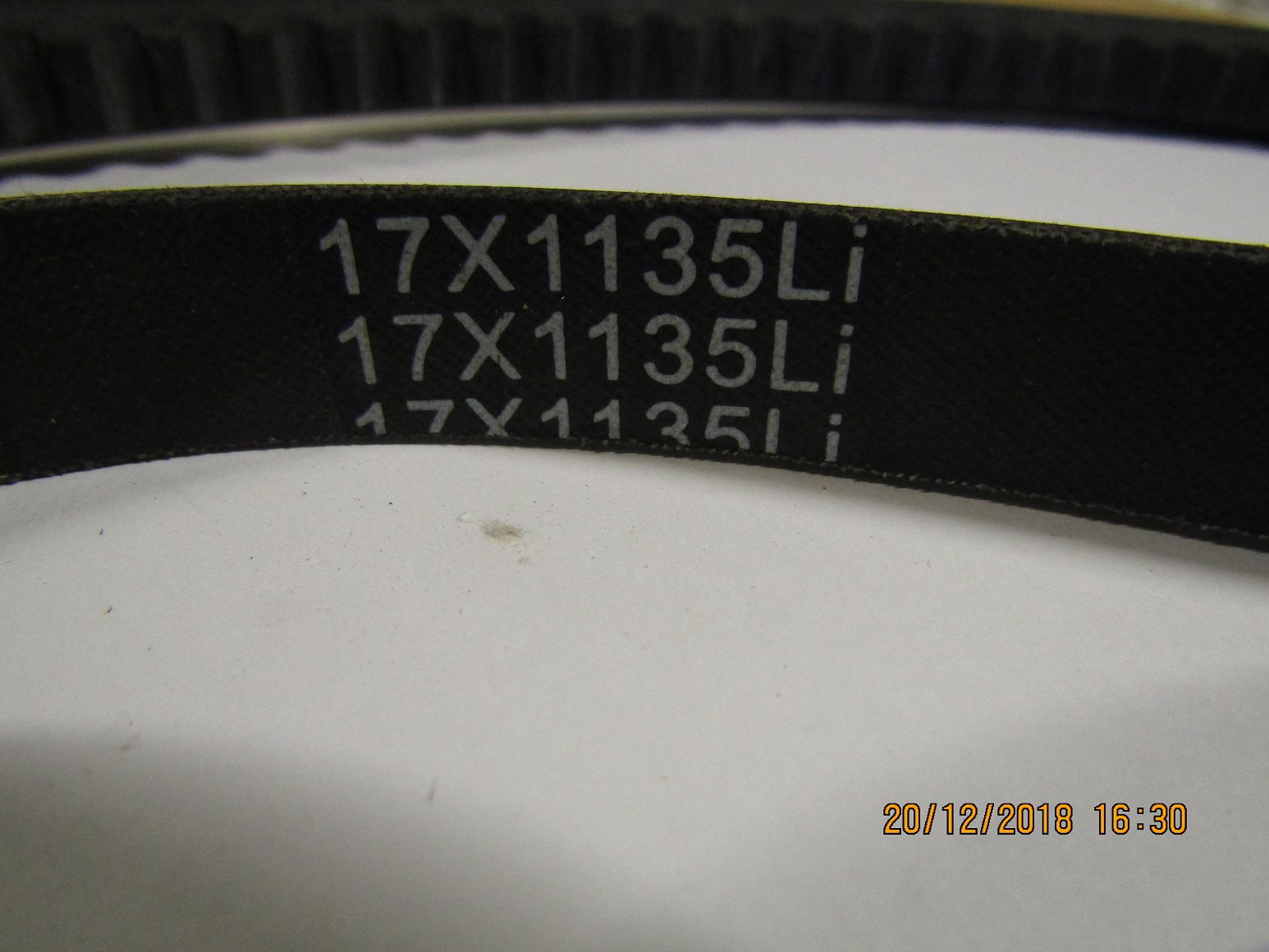 Ремень привода генератора,помпы,вентилятора Y4100 Q /Belt AV17x1135